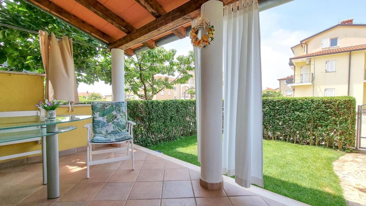 Roko Lägenhet Novigrad Istria Exteriör bild